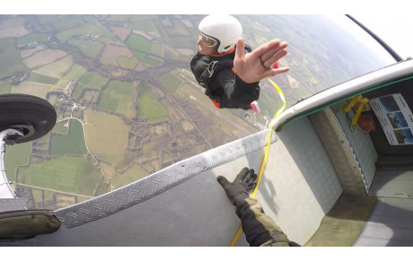 Apprendre à sauter en parachute à 15 ans..